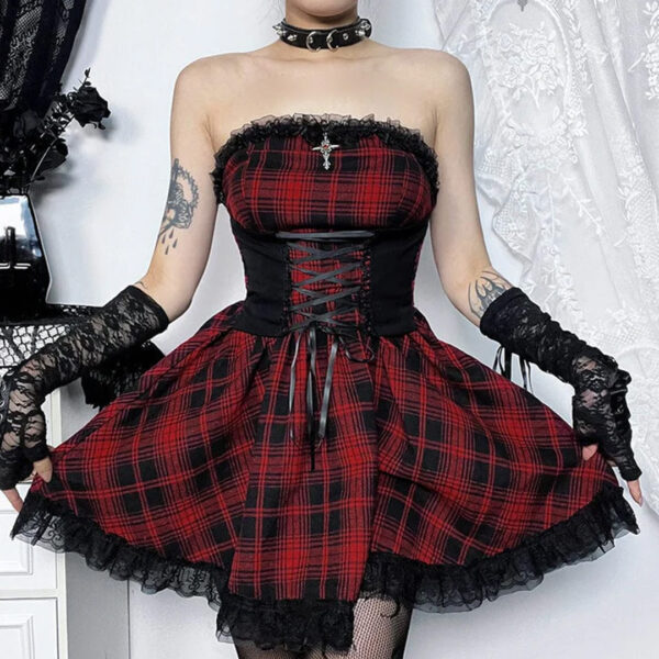 Vestido a cuadros con empalme de encaje y hombros descubiertos grunge